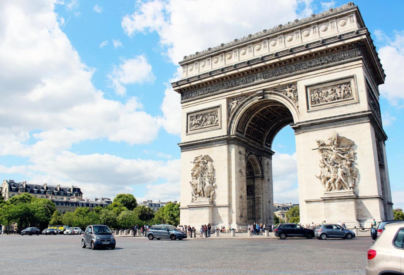 Deal! Modern In Vibrant Area Only 5 Minutes By Walk To Metro - Location Paris