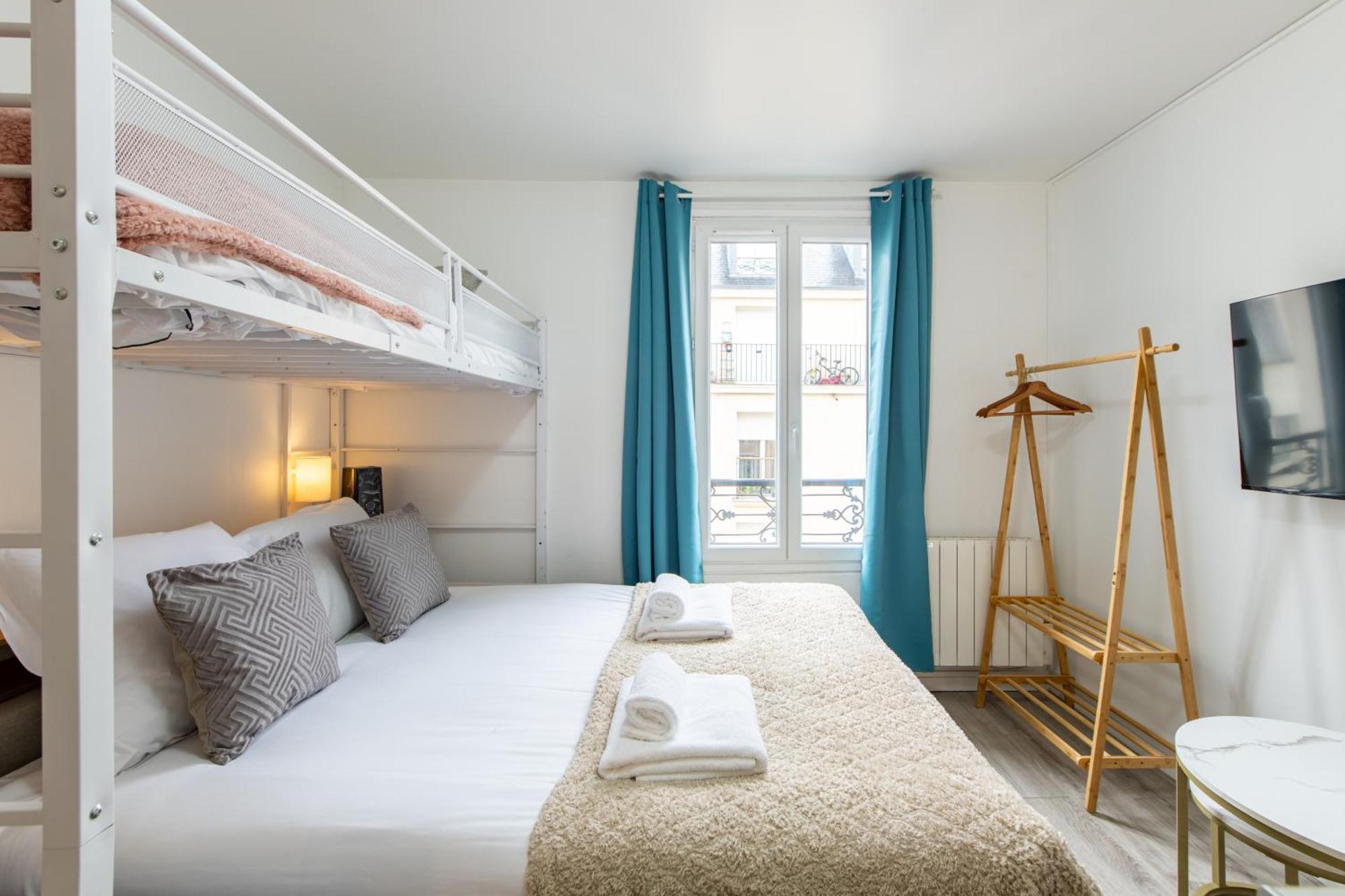 Apartment Deal! Modern In Vibrant Area Only 5 Minutes By Walk To Metro - Location Paris